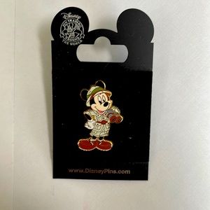 Disney DL Where's Mickey Pin  Adventureland Pin